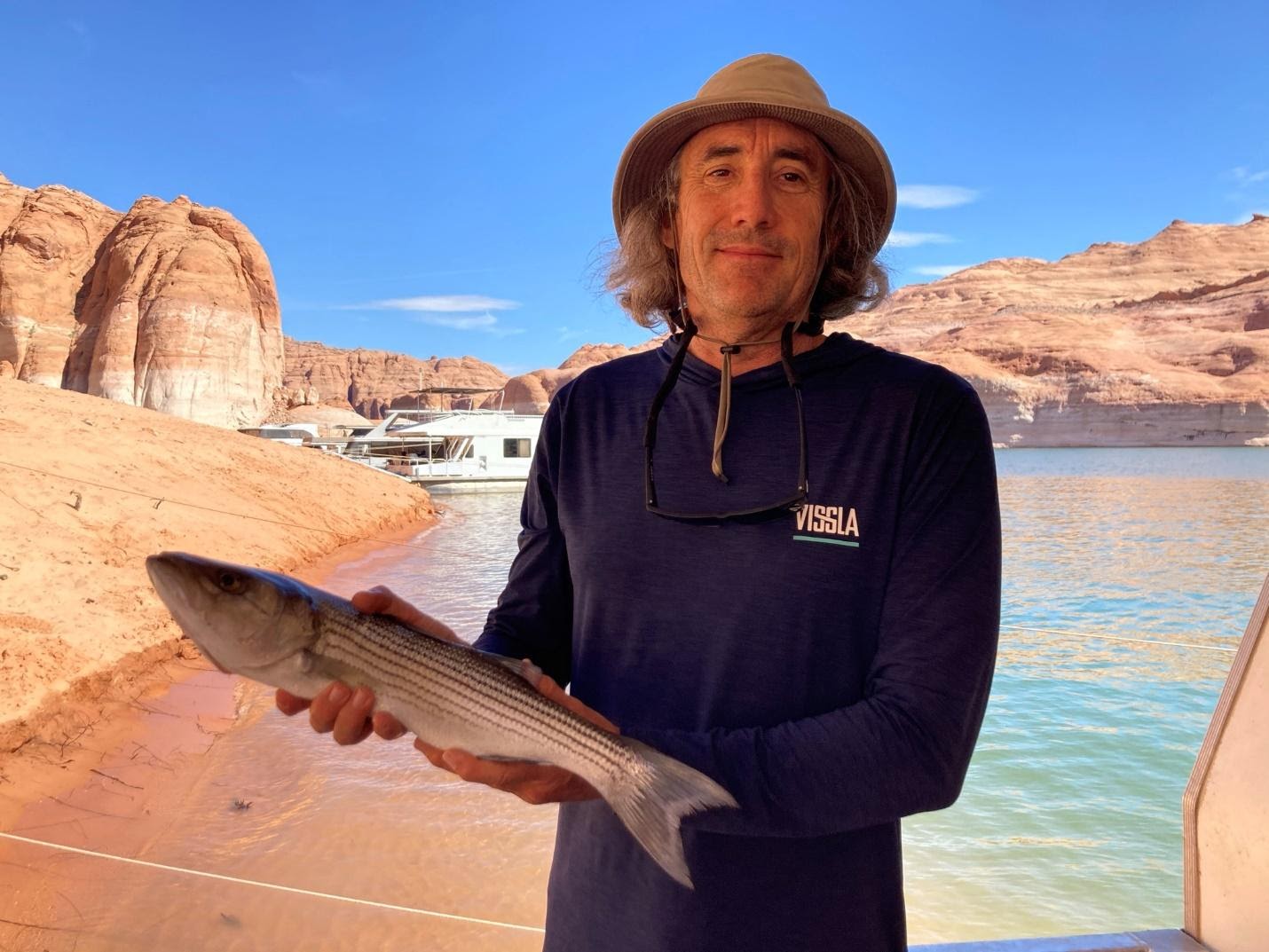 धारीदार बास