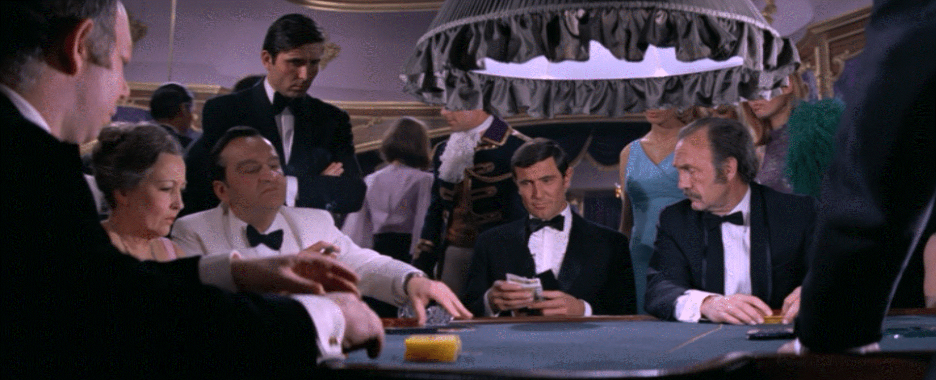 राजा अथवा रानी की गोपनीय रूप से सेवा में