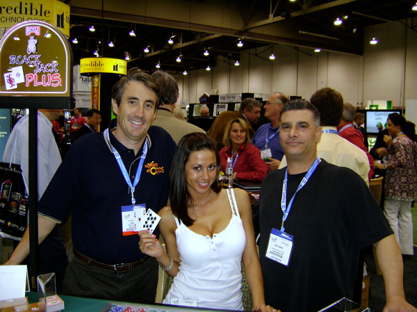 मेरे एक खुश ग्राहक और उसकी प्यारी मॉडल के साथ