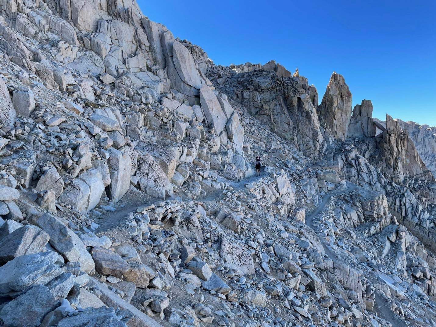 गिटार झील का रास्ता