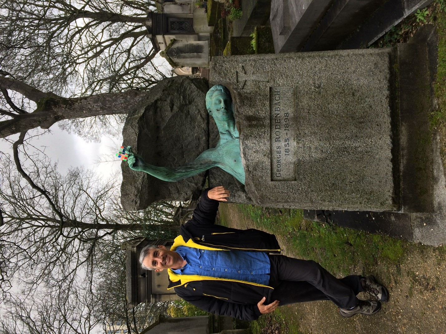 यादृच्छिक क़ब्र का पत्थर