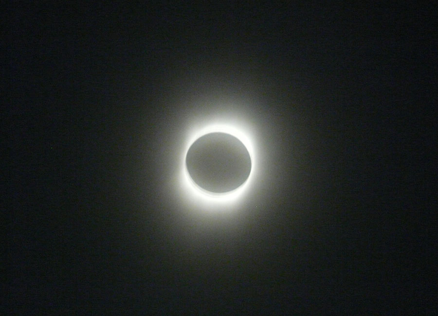 पूर्ण सूर्य ग्रहण