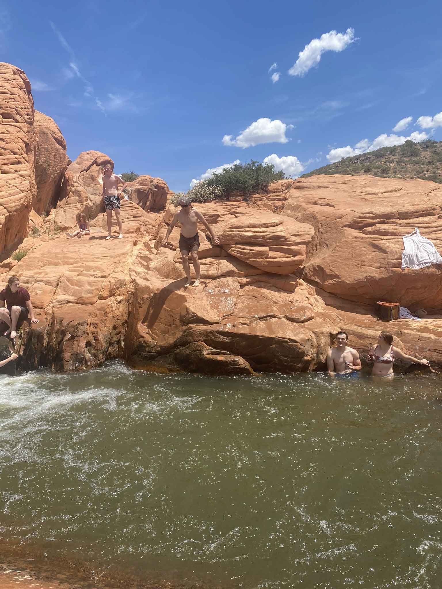 चट्टान से कूदना